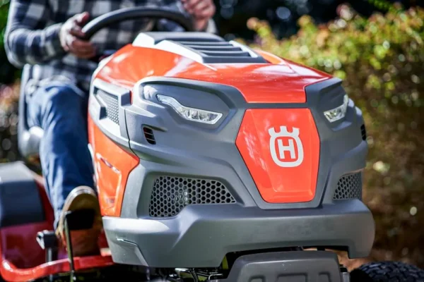 TRATOR CORTADOR DE GRAMA HUSQVARNA TS114 - Imagem 11